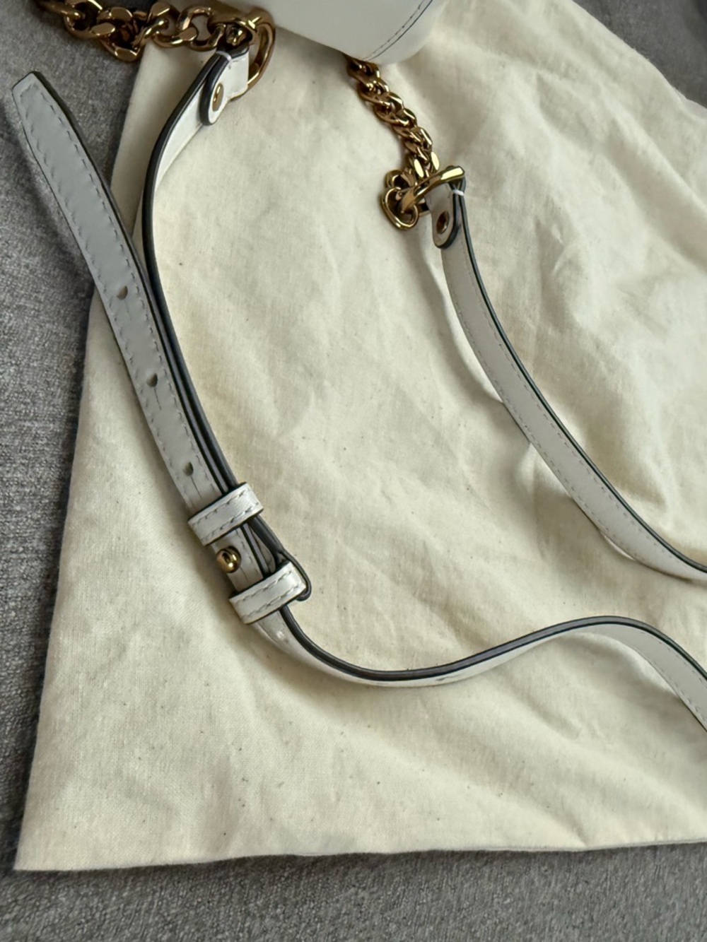 Tory Burch White Quilted Leather Crossbody with Gold Chain - Picture 9 of 9